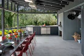 Outdoor Kitchen