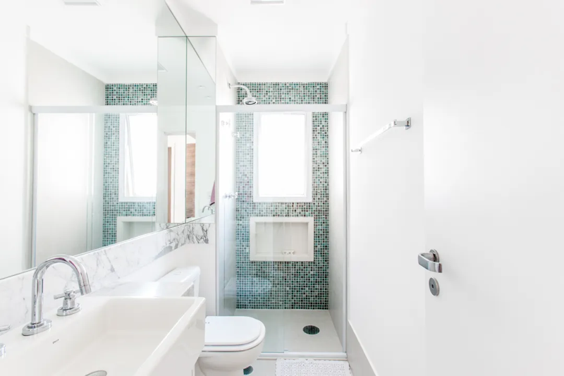 Separate Toilet + Bath